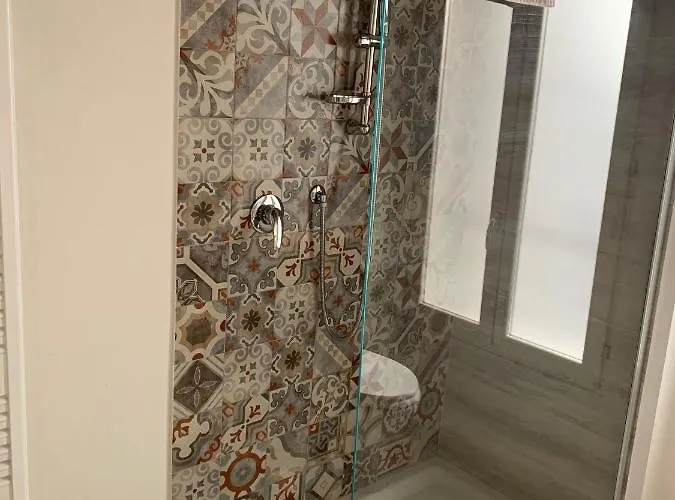 Green Rooms Ferrara Affittacamere 4*