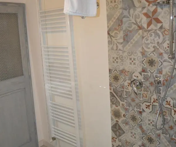 Green Rooms Ferrara Affittacamere 4*